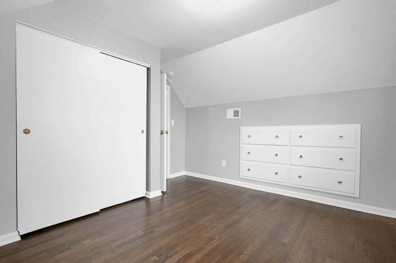 2229 Middlehurst Dr - Photo 4 of 24