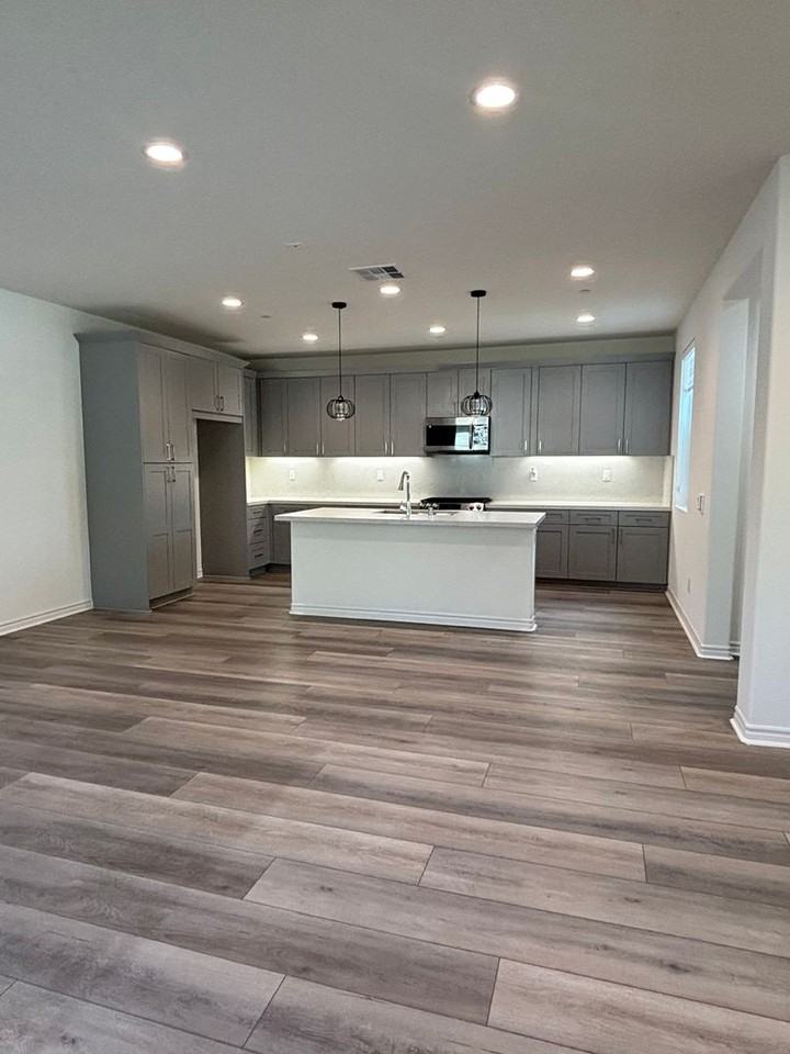 5706 Westmont Ln - Photo 4 of 30