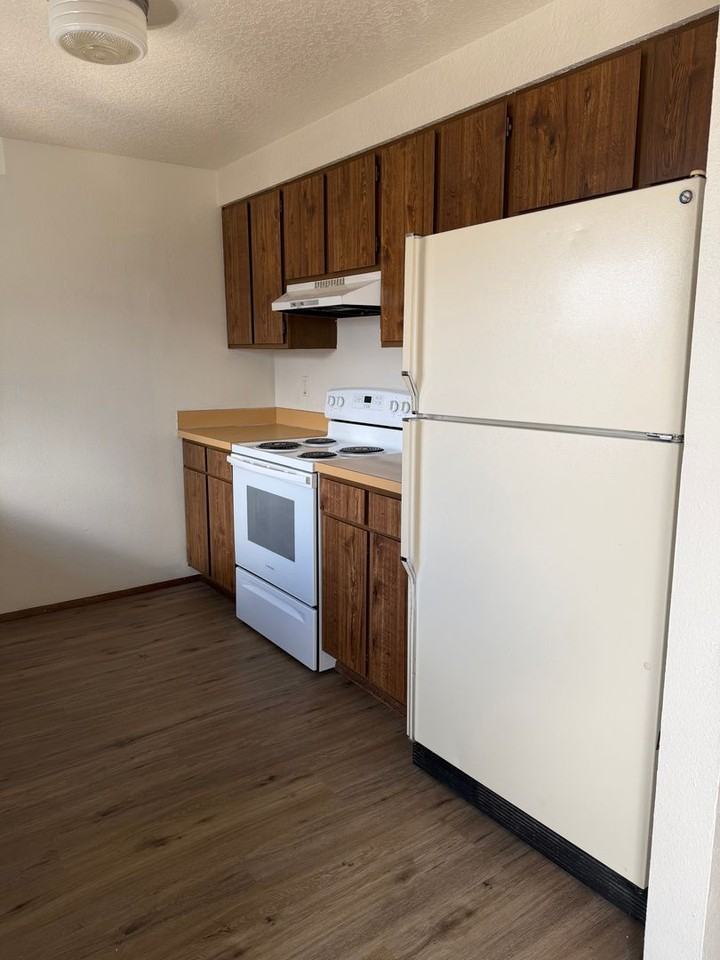 225 Nw 12th St - Photo 2 of 13