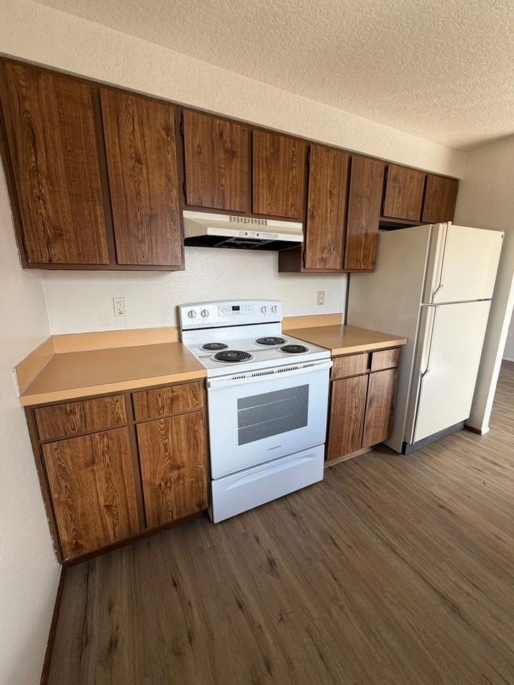 225 Nw 12th St - Photo 4 of 13