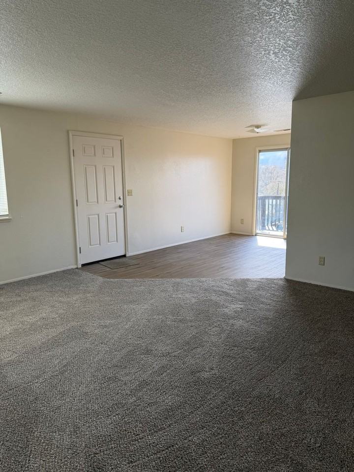 225 Nw 12th St - Photo 5 of 13