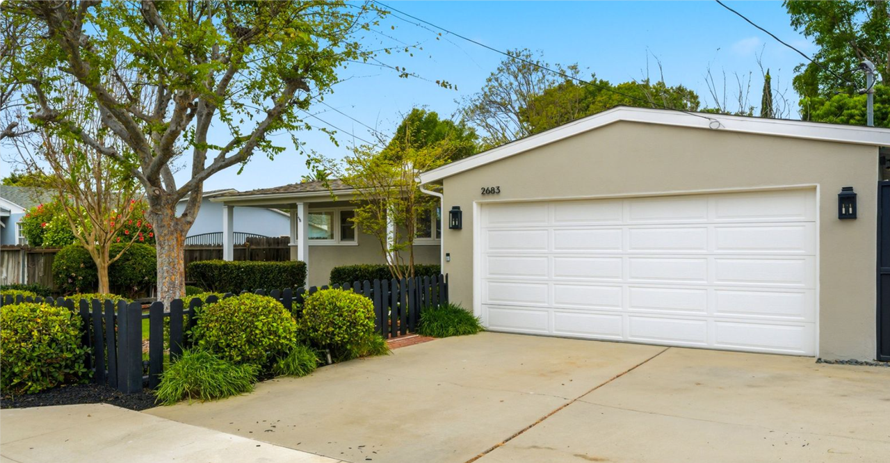 2683 Santa Ana Ave - Photo 2 of 26