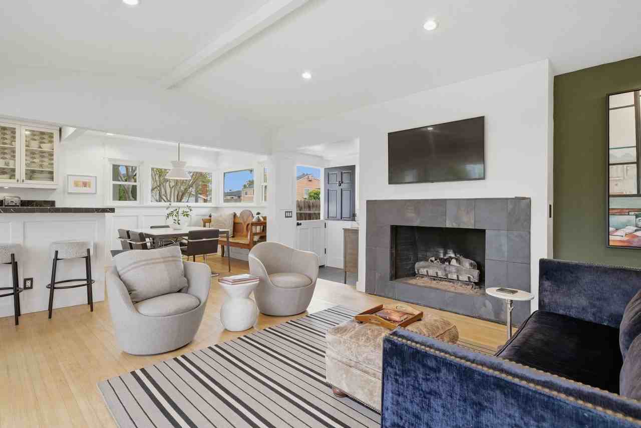 2683 Santa Ana Ave - Photo 5 of 26