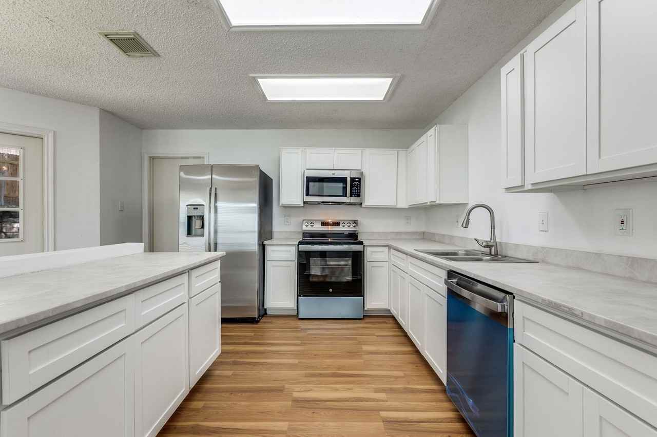 7851 Farlin Park Dr - Photo 7 of 25