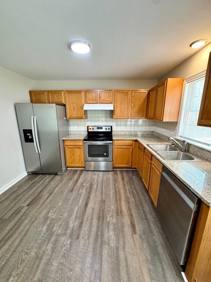 3701 Friar Ridge Dr - Photo 4 of 42