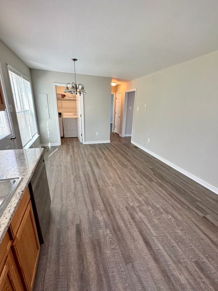 3701 Friar Ridge Dr - Photo 5 of 42