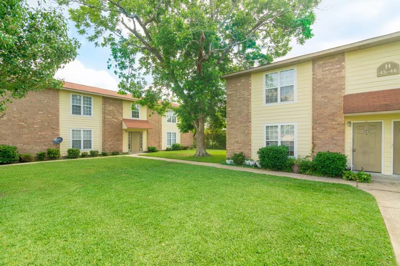 Eden Manor Apartments - Photo 3 of 50