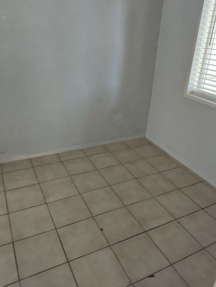 1340 W Hatcher Rd - Photo 3 of 6