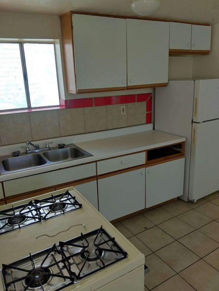 1340 W Hatcher Rd - Photo 6 of 6