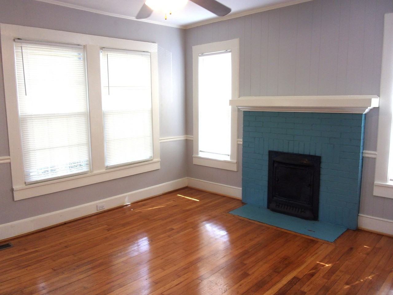 542 E Black St - Photo 5 of 15