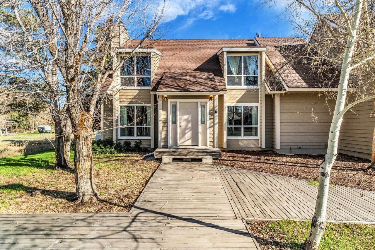 2035 Lucky John Dr - Photo 2 of 36