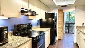 7539 Greenlake Way #B - Photo 1 of 1
