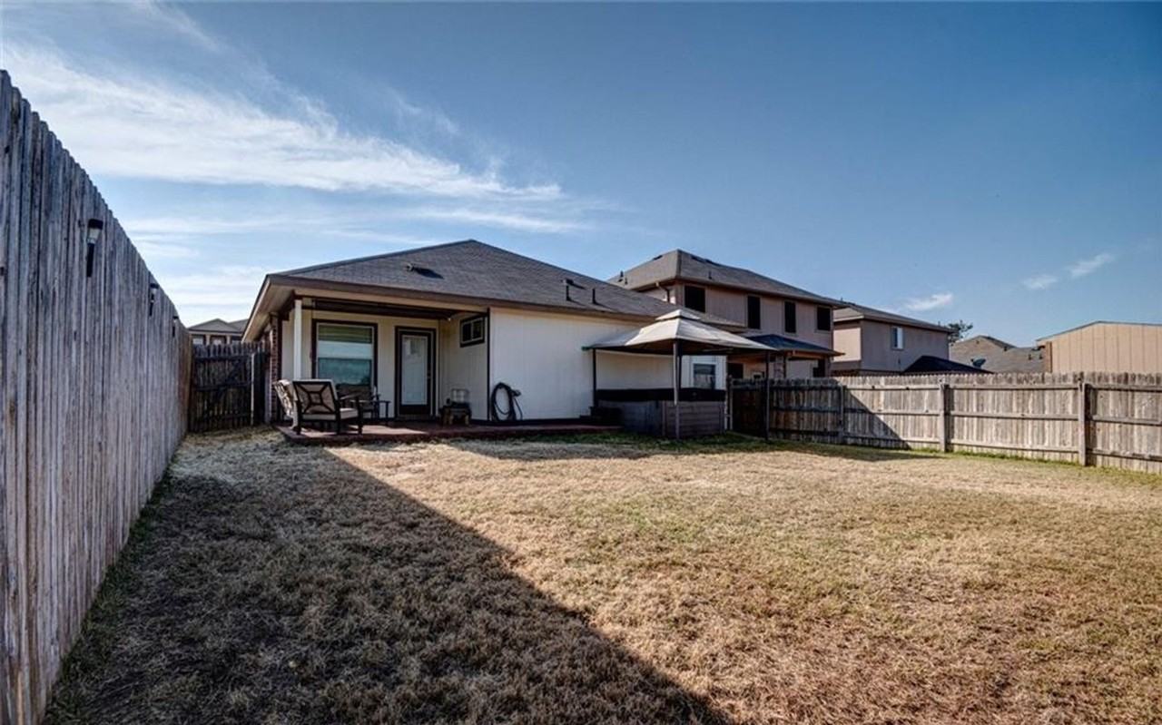 9608 Shimla Dr - Photo 7 of 8