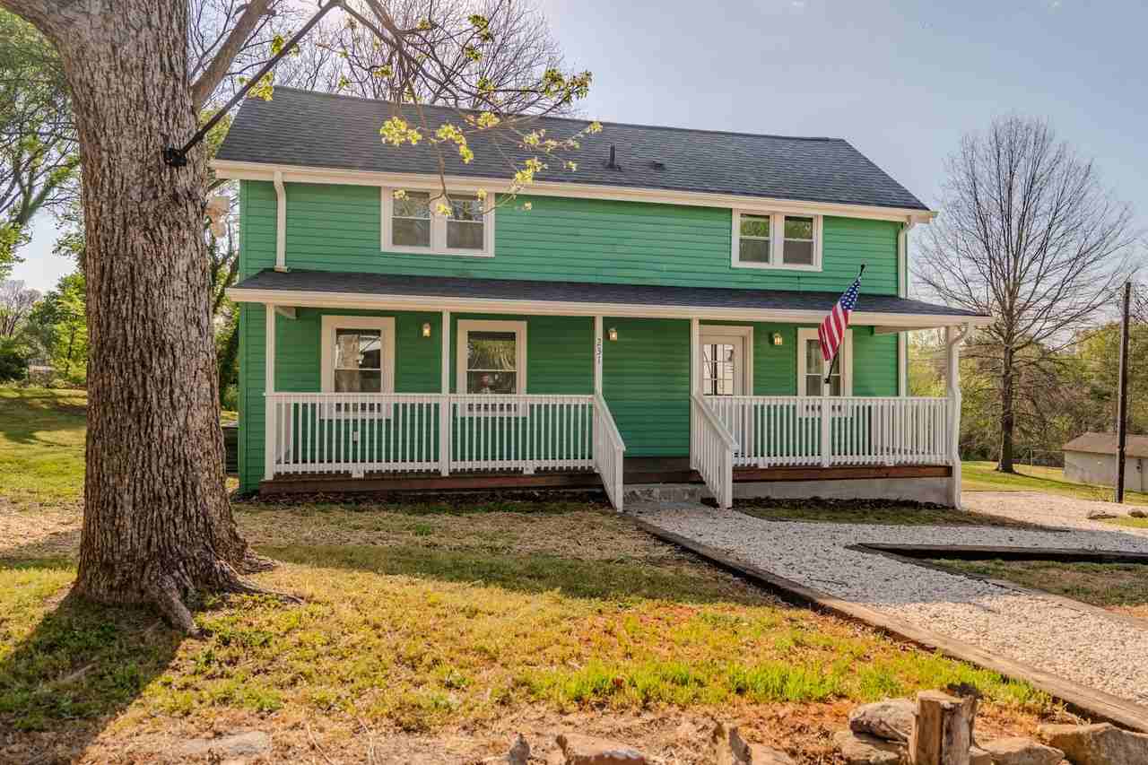 231 Broadway St - Photo 2 of 29