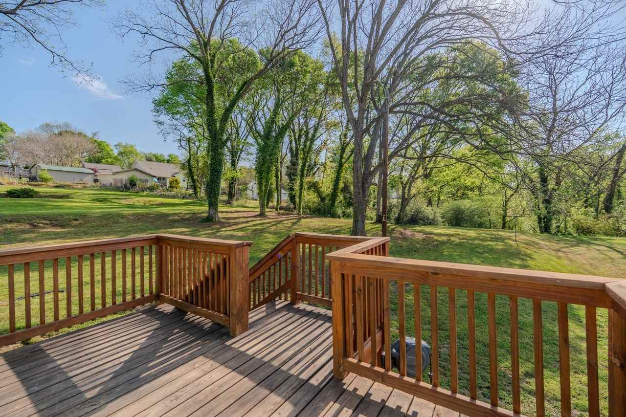 231 Broadway St - Photo 7 of 29