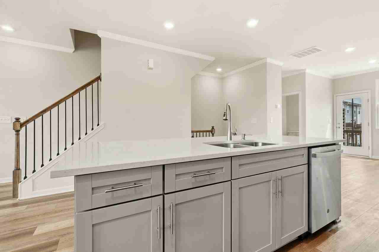 6512 Astor Elgin St - Photo 4 of 23