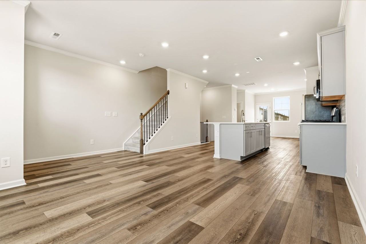 6512 Astor Elgin St - Photo 6 of 23