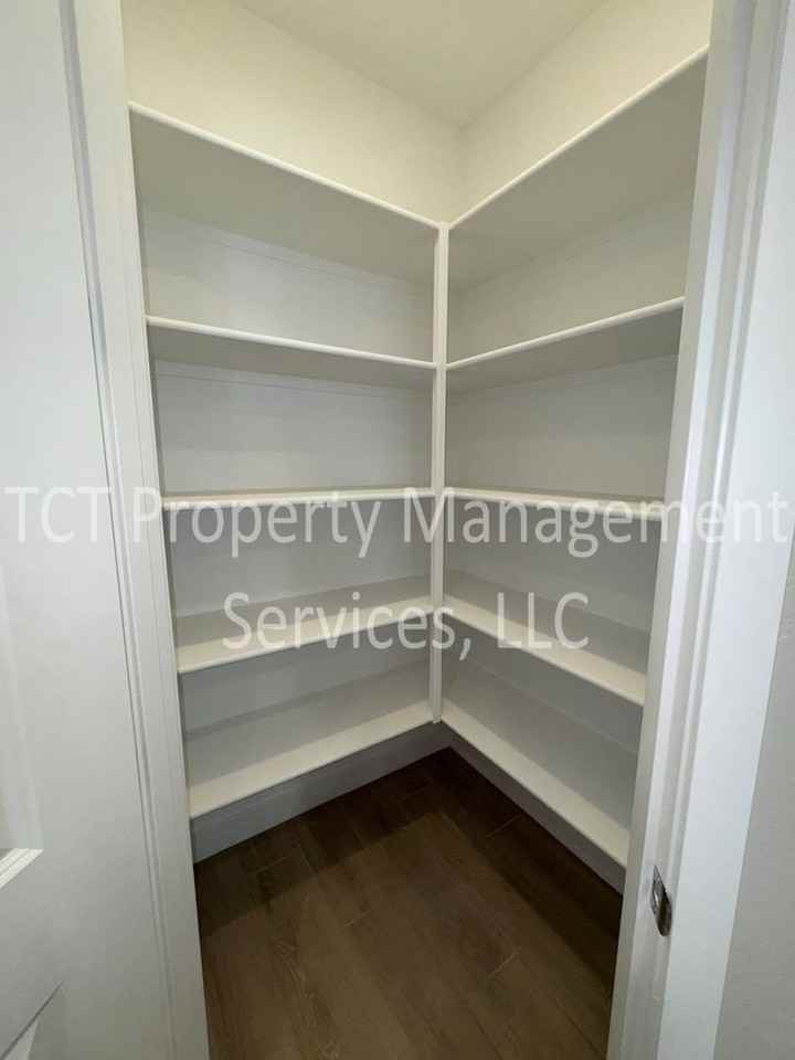 808 W Sparrow Dr - Photo 6 of 22