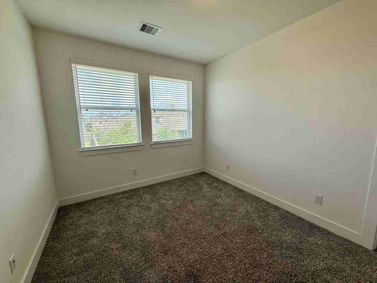 12946 Rio Mariano Ln - Photo 5 of 38