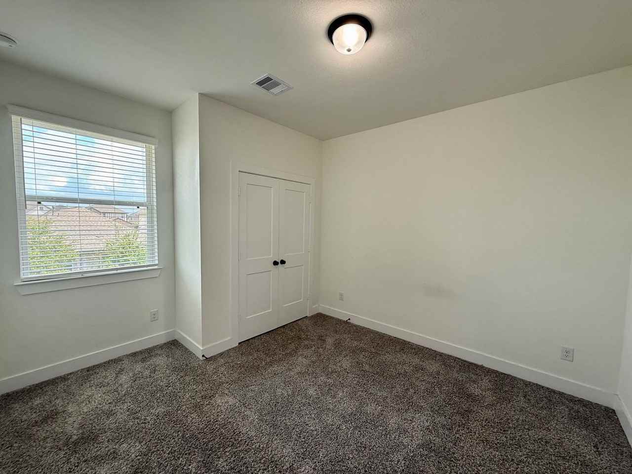 12946 Rio Mariano Ln - Photo 7 of 38