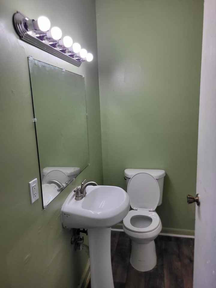 2724 9th St - Photo 5 of 9