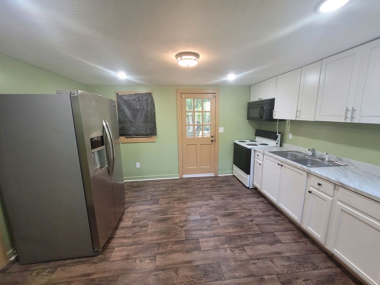 2724 9th St - Photo 7 of 9