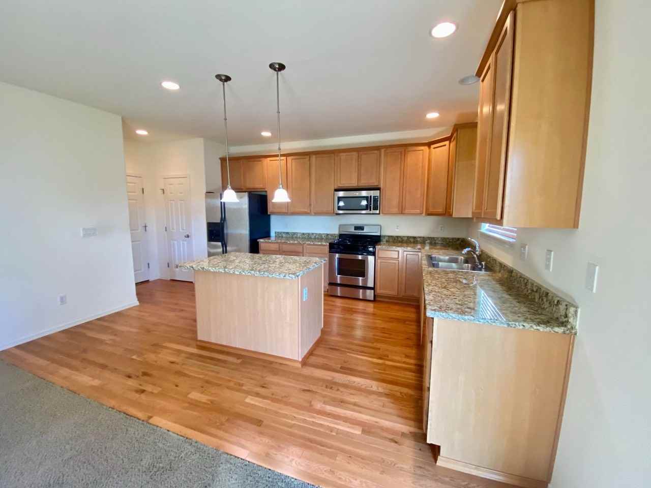 8100 88th St Ne - Photo 2 of 10