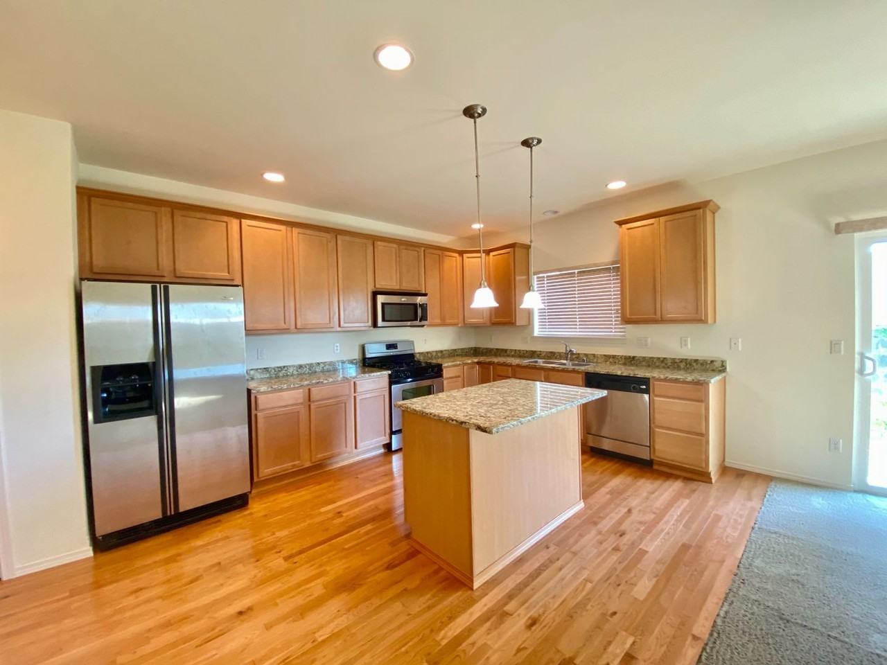 8100 88th St Ne - Photo 3 of 10