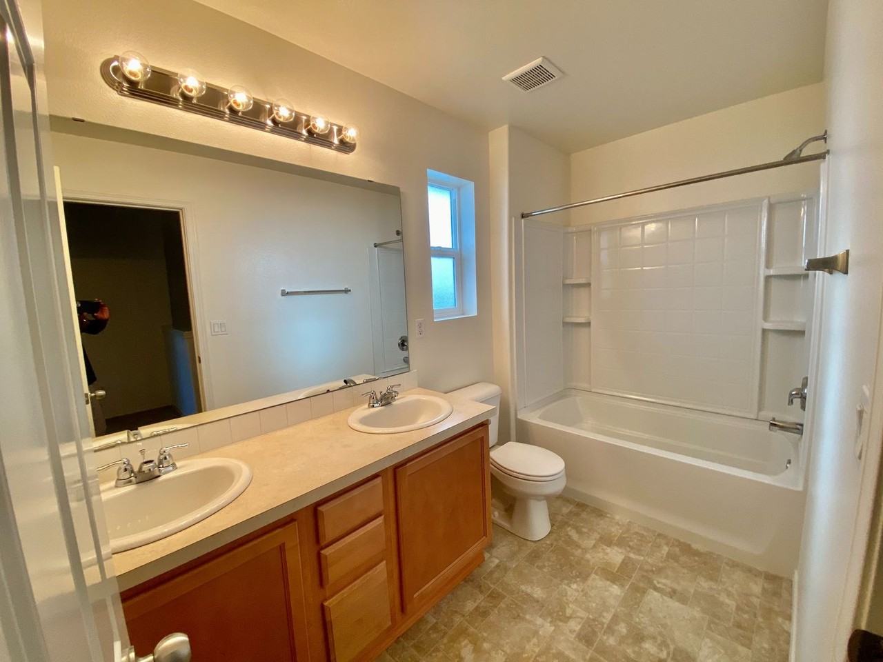 8100 88th St Ne - Photo 7 of 10