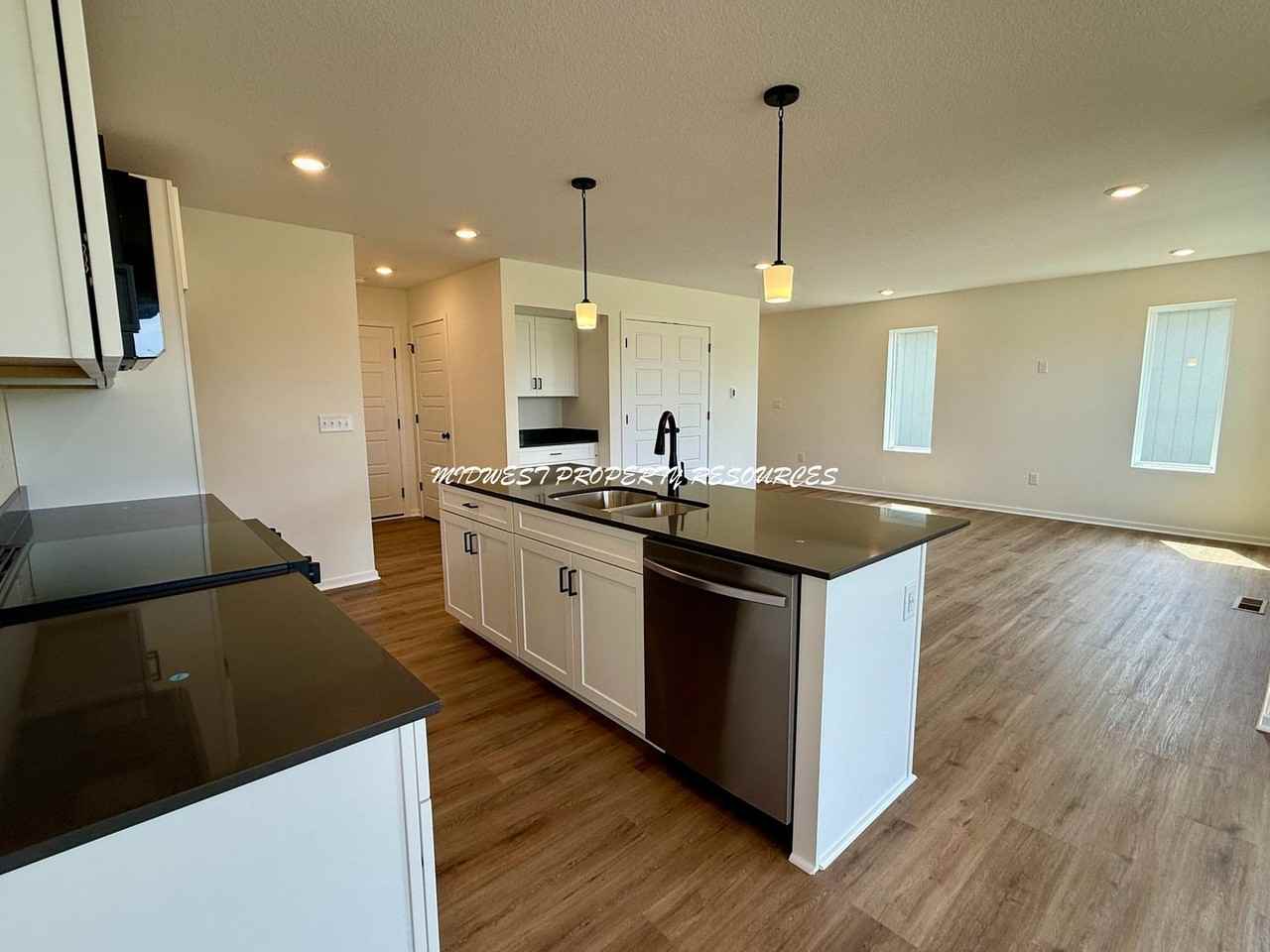 8789 Sw 10th St - Photo 2 of 26