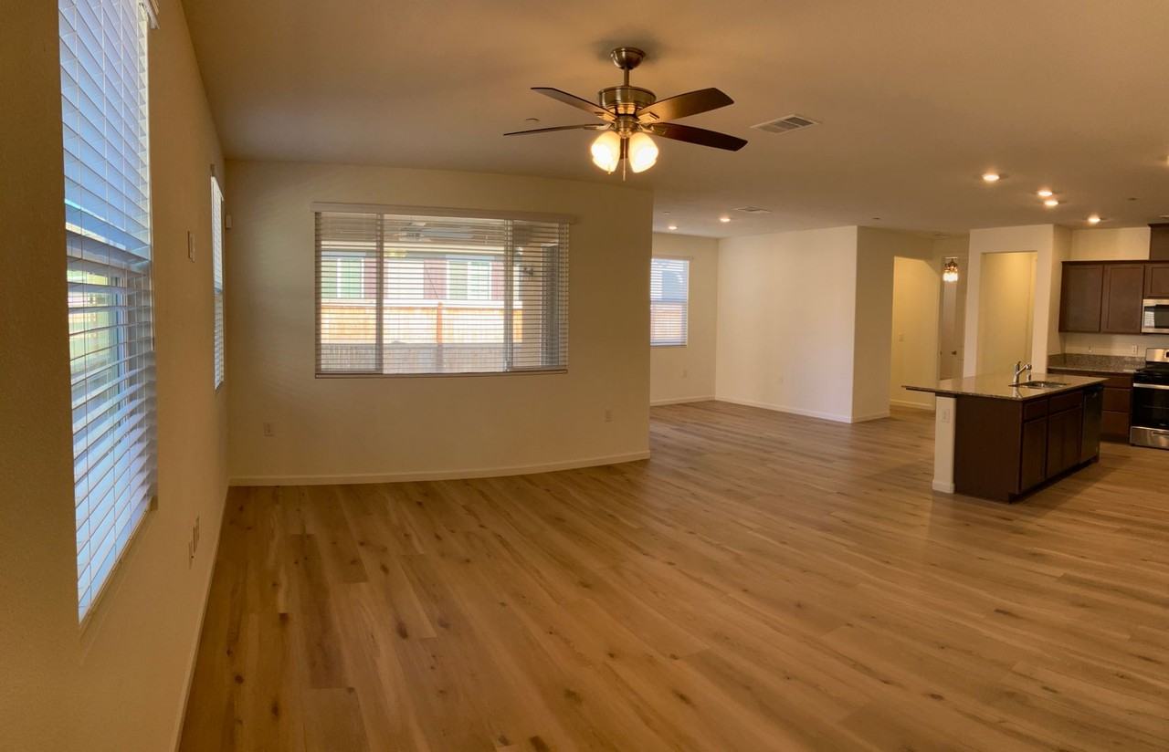 1977 Apiary Way - Photo 2 of 24