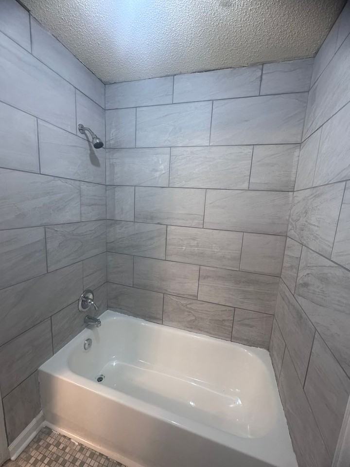 5154 Greensboro Dr - Photo 3 of 12