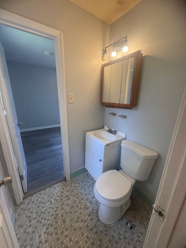 5154 Greensboro Dr - Photo 5 of 12