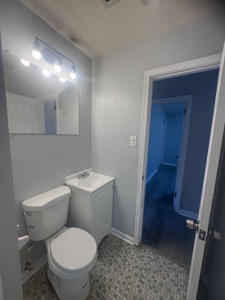 5154 Greensboro Dr - Photo 6 of 12