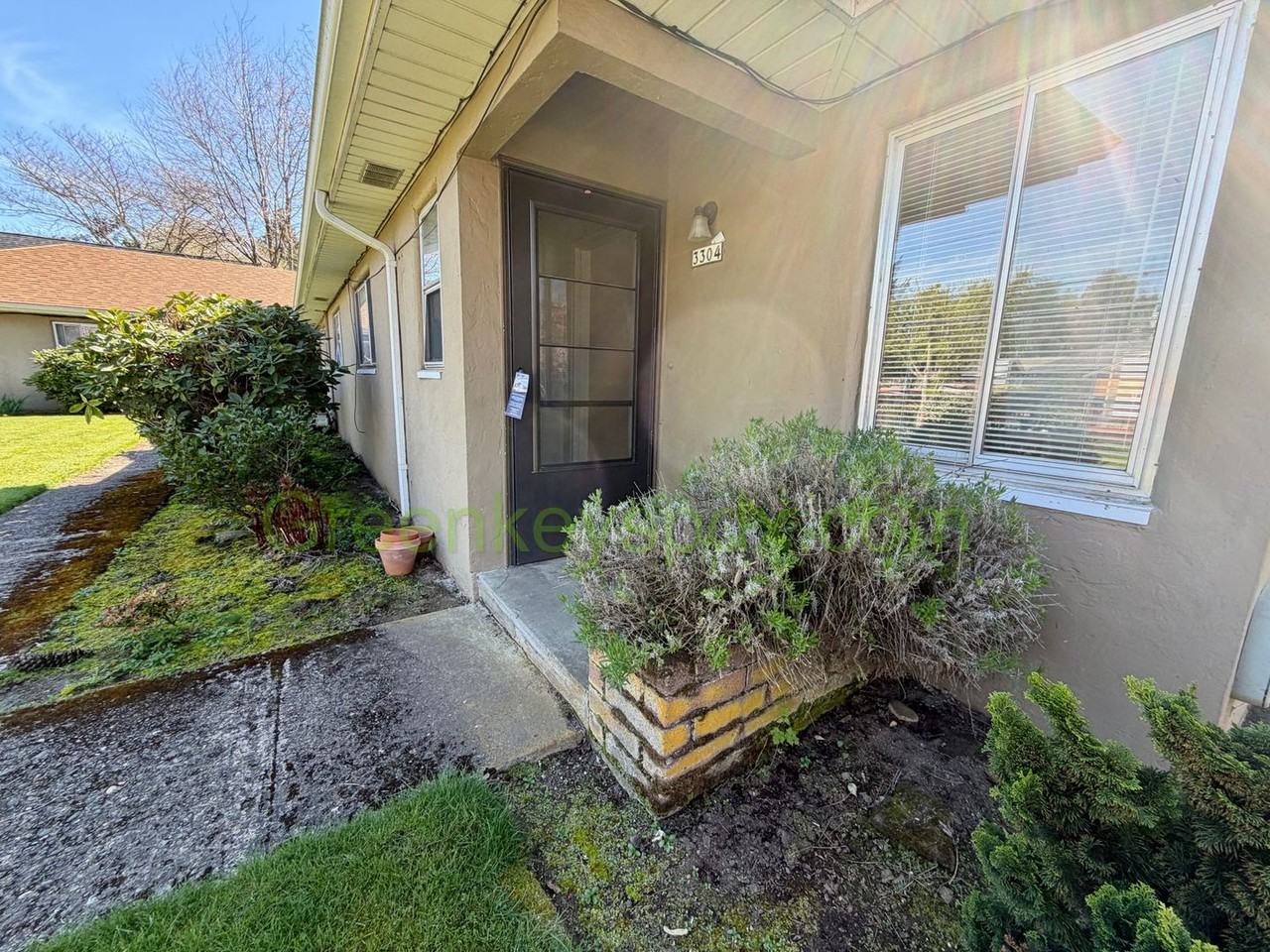 3304 Se Clinton St - Photo 2 of 31