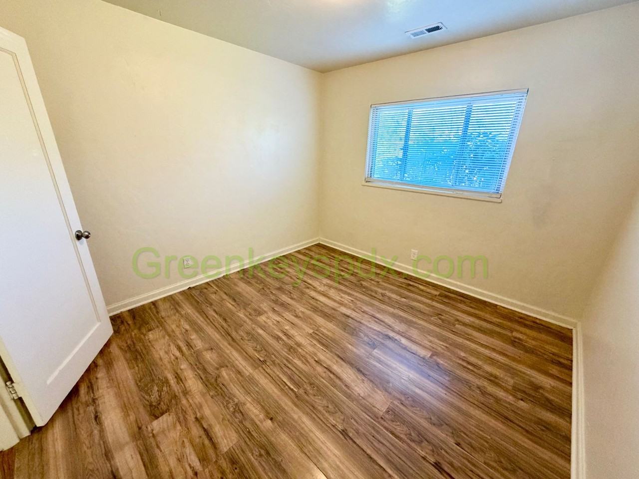 3304 Se Clinton St - Photo 4 of 31