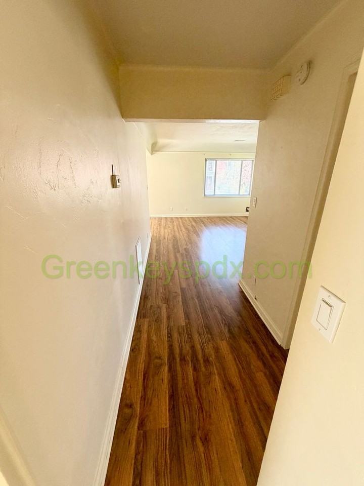 3304 Se Clinton St - Photo 5 of 31