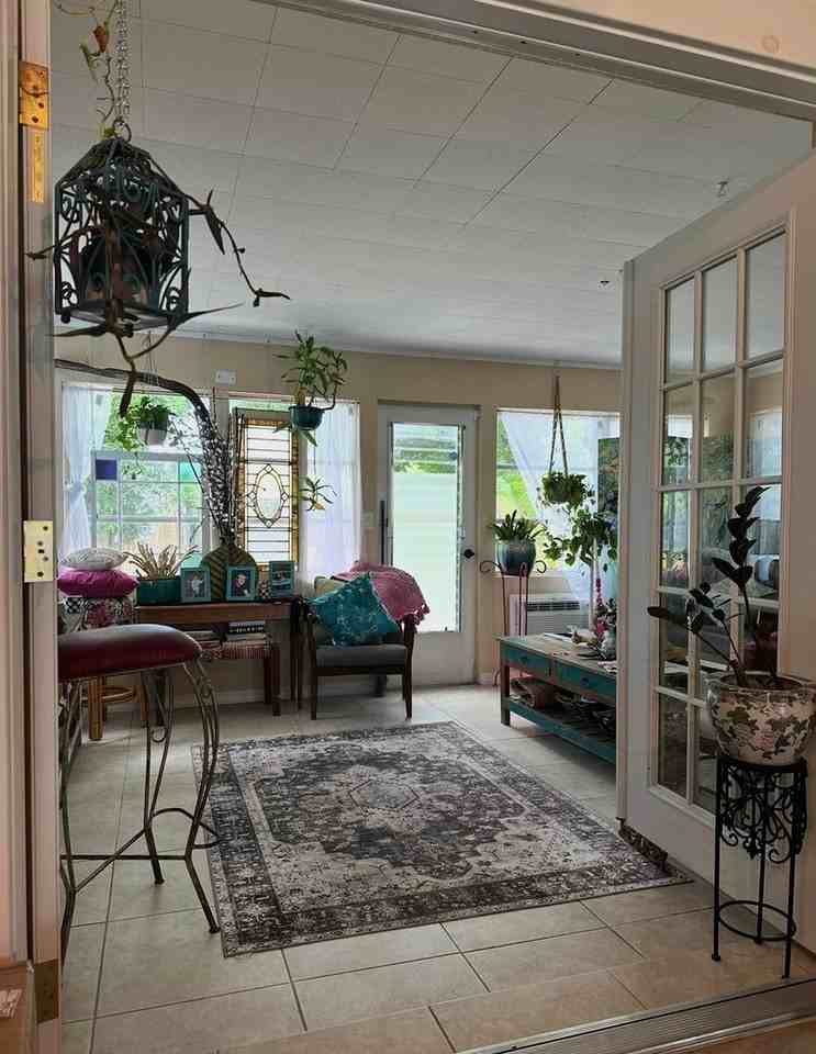 352 Tihami Rd - Photo 7 of 18