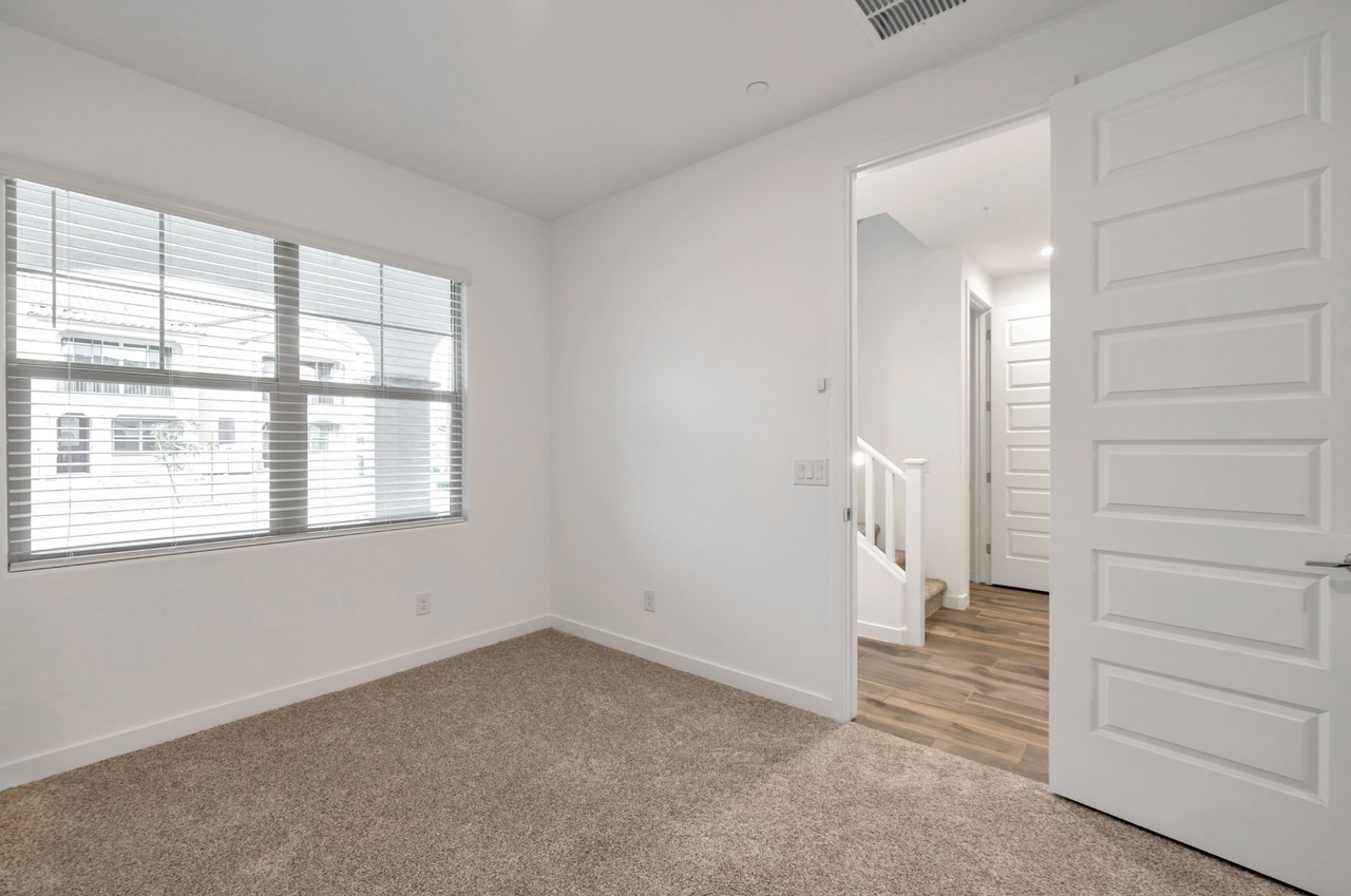 4055 E Amoroso Dr - Photo 7 of 29