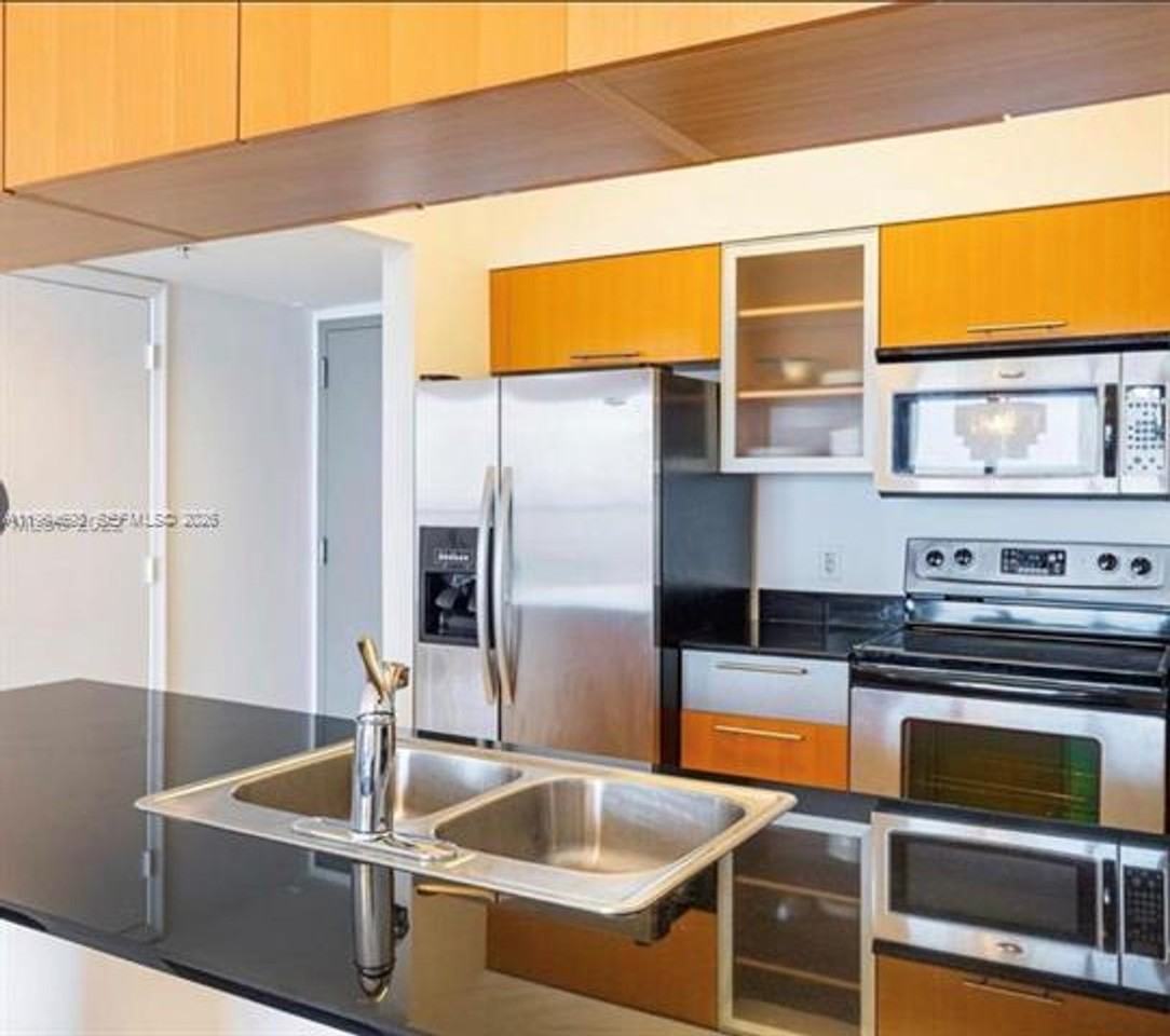 750 N Bayshore Dr #5104 - Photo 5 of 11