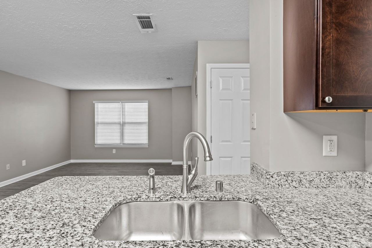 345 Bypass Plaza Dr - Photo 2 of 13
