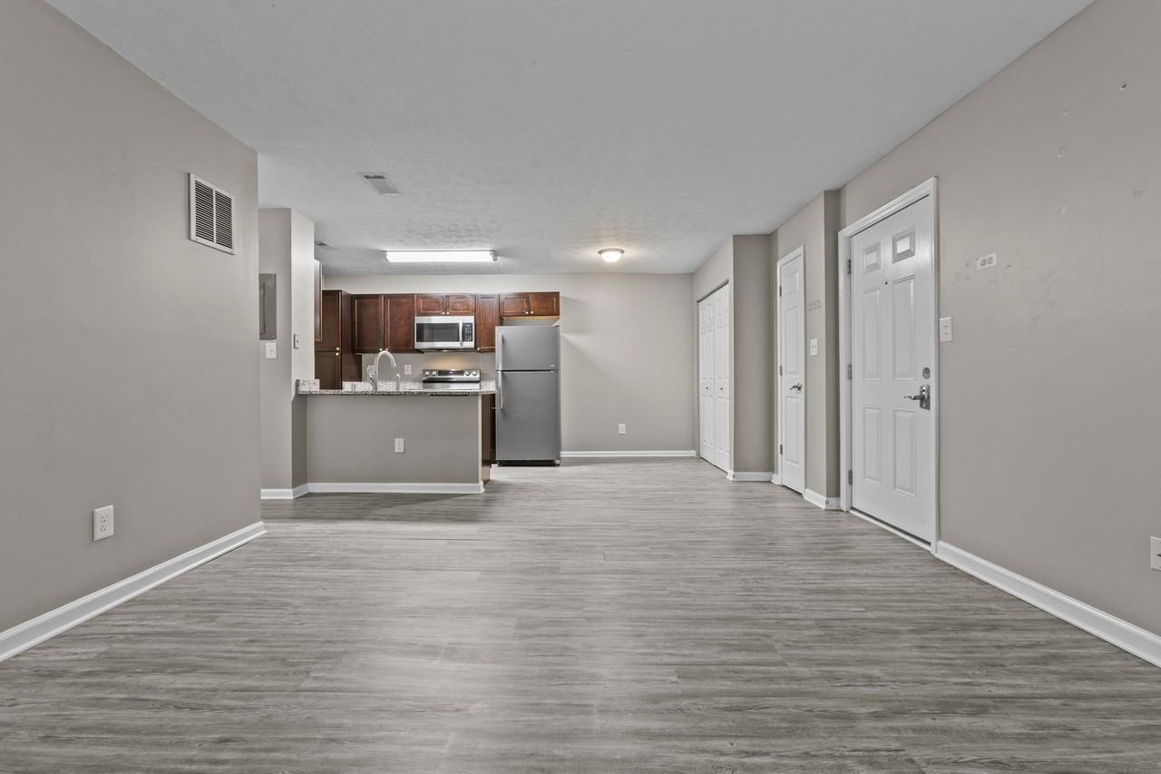345 Bypass Plaza Dr - Photo 3 of 13
