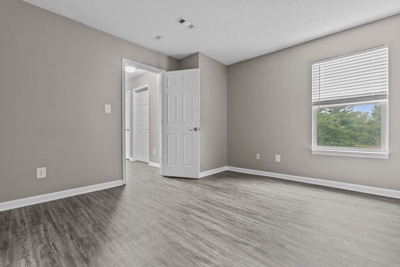 345 Bypass Plaza Dr - Photo 5 of 13