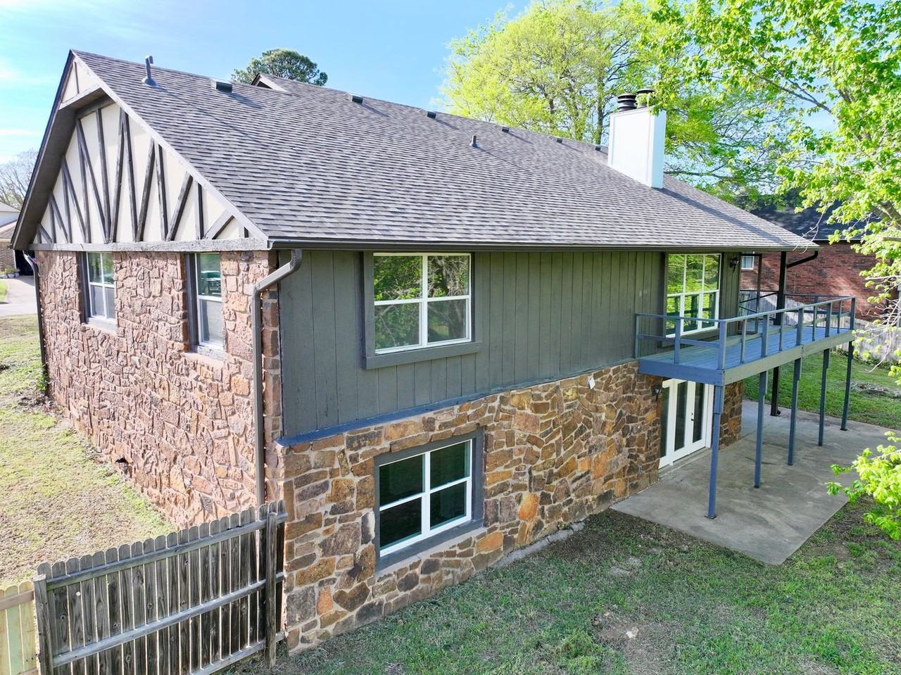 1144 N Faulkner Dr - Photo 3 of 34