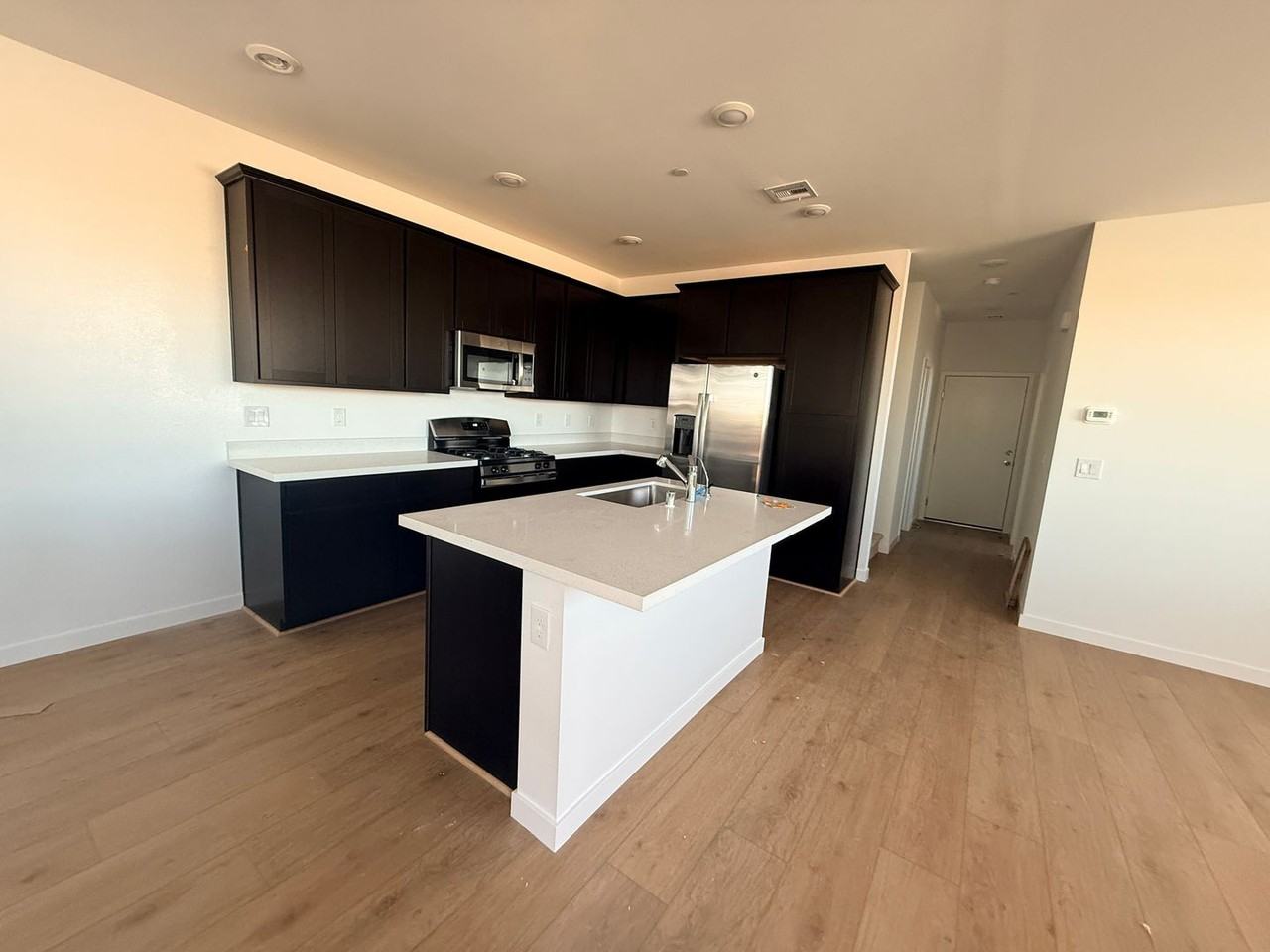 1512 Maya Crossing Ave - Photo 2 of 10