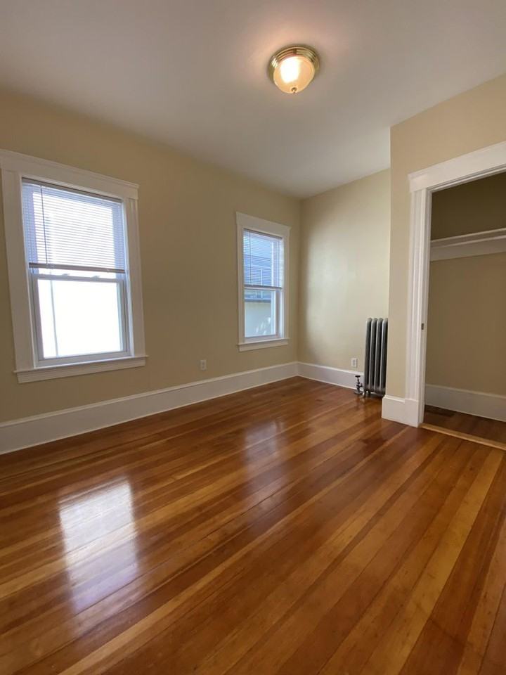 305 Tappan St - Photo 7 of 16