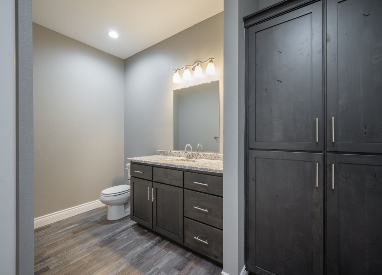 557 Pineview Ln - Photo 6 of 9