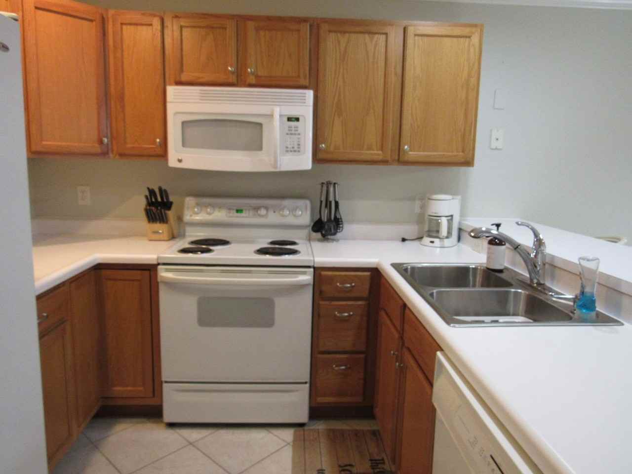 549 Park Place Dr - Photo 5 of 35