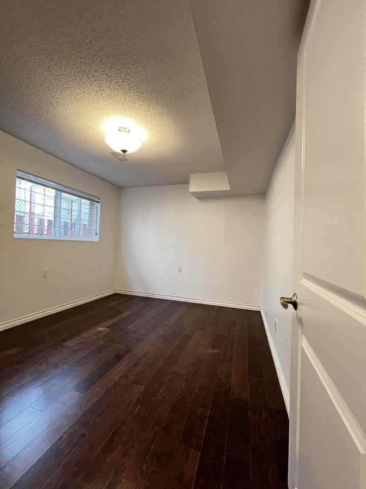 2509 East Pender Street - Photo 4 of 12