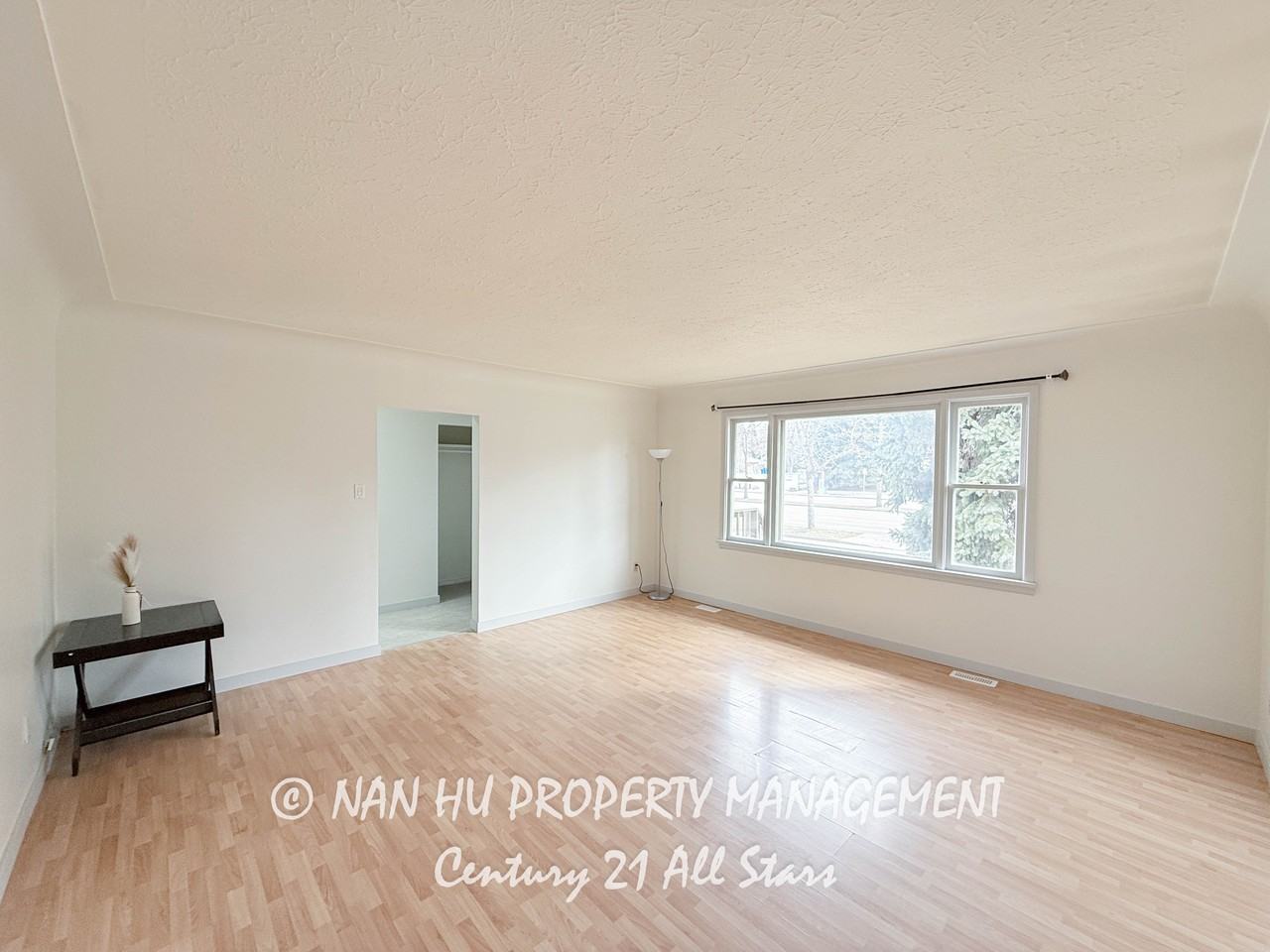 7912 82 Avenue Northwest - Photo 5 of 30